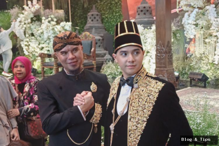 Ahmad Dhani Pajang Foto Kontroversial di Acara Ngunduh Mantu Al Ghazali!