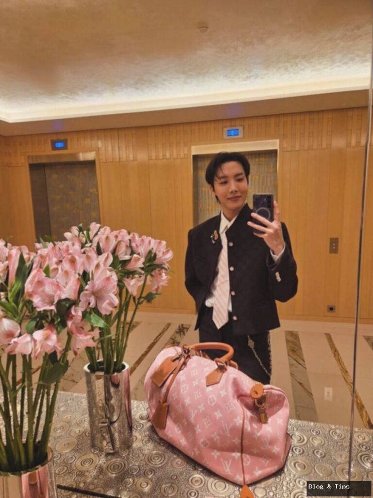 7 Potret J-Hope BTS di Paris Fashion Week, Ketemu Gong Yoo dan Yuta