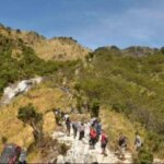 Usai Pendaki Jatuh di Gunung Rinjani, Kemenparekraf Desak SOP Wisata Ekstrem Diperketat