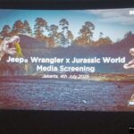 Jeep Pamerkan Kegagahan Wrangler 4xe di Film Jurassic World!