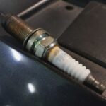 Akhirnya Tahu, Arti Warna Pada Busi di Mobil Bekas Karburator